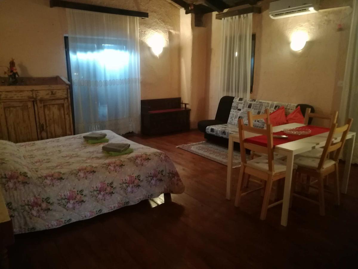 Agroturizam Toni Apartamento Motovun Exterior foto